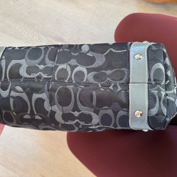 Coach Carly Bag - Picture 4 of 12